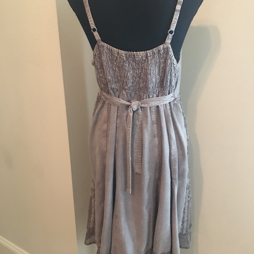 Sundress - Picture 3 of 8